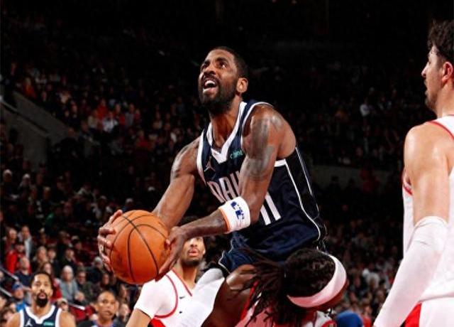 爱游戏官方下载-独行侠不断突破！，杜兰特连续二十场比赛得分超过战术调整观众掌声雷动的简单介绍